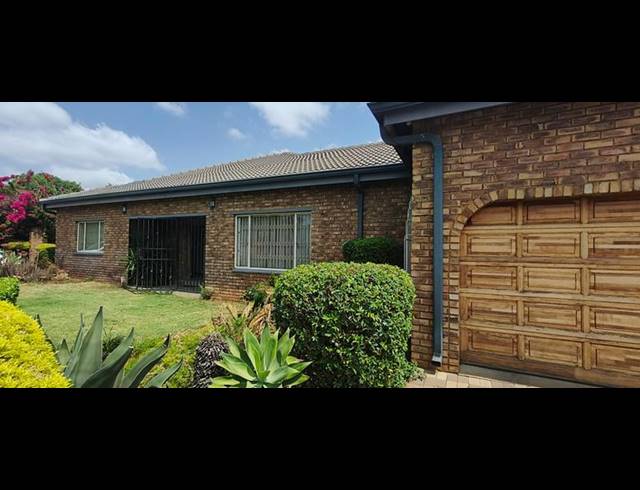 4 BEDROOM HOUSE FOR SALE IN PRETORIA GARDENS